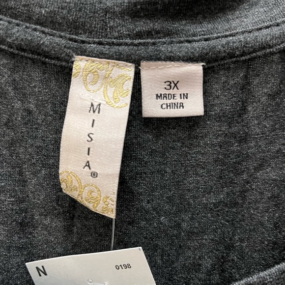 Dark gray asymmetric top with wooden button details in size 3X NWT - Picture 3 of 5